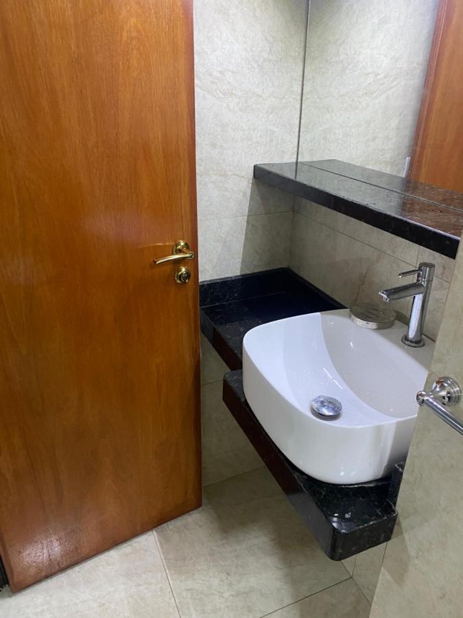 Espana Suites Hotel 埃斯特城 外观 照片